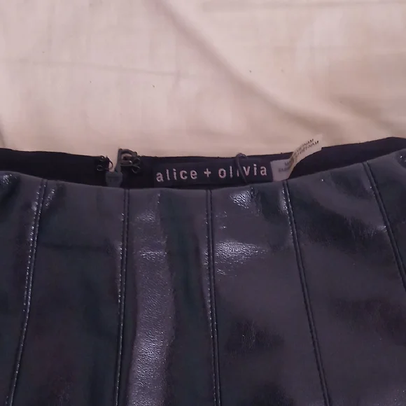 Alice + Olivia Shiny Black Skirt - Picture 1 of 3